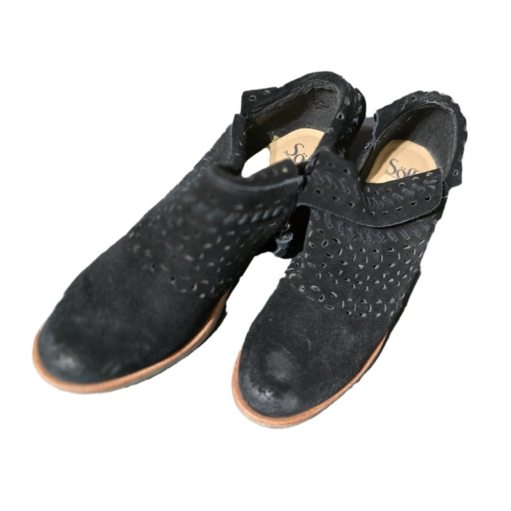 SOFFT Brinkley Laser Cut Suede Leather women's black bootie boots 10m - Picture 2 of 4